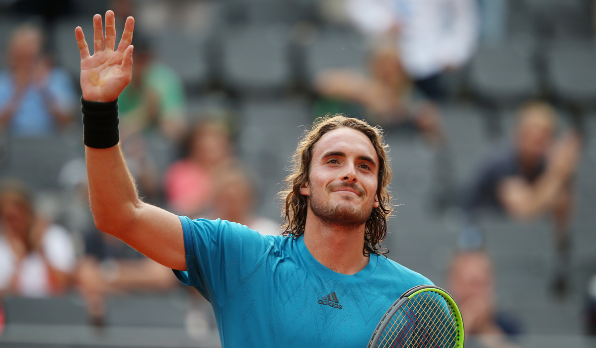 Stefanos Tsitsipas wins first match in Hamburg